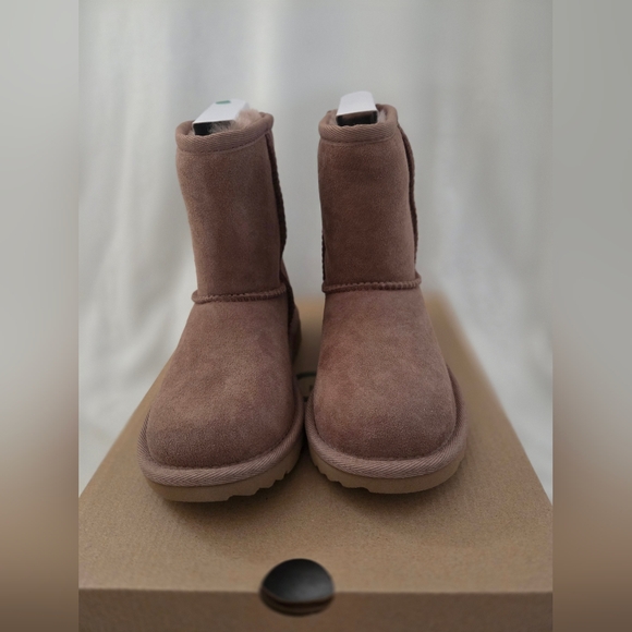 UGG Kids Classic II Short Boot Water Resistant Rocky Oak Brown NIB Sz 13